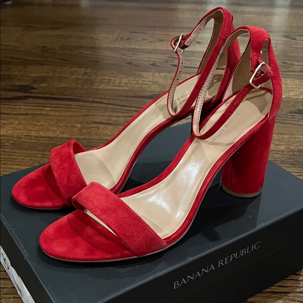 Banana Republic Bare High Block Red Suede Heels